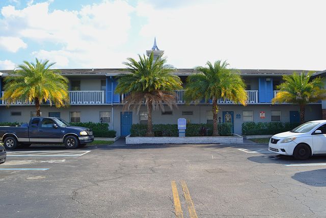 491 NW 42nd Avenue 4, Plantation, FL 33317