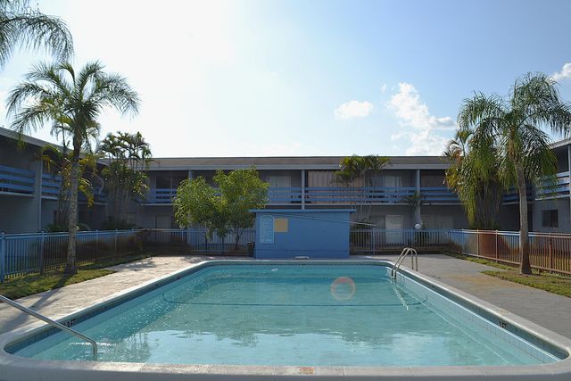 491 NW 42nd Avenue 4, Plantation, FL 33317