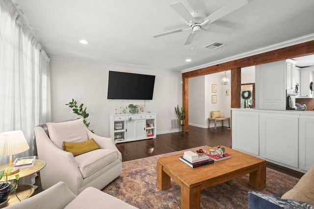 2814 S Eugene St, Baton Rouge, LA 70808