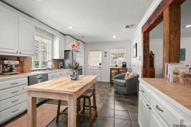 2814 S Eugene St, Baton Rouge, LA 70808