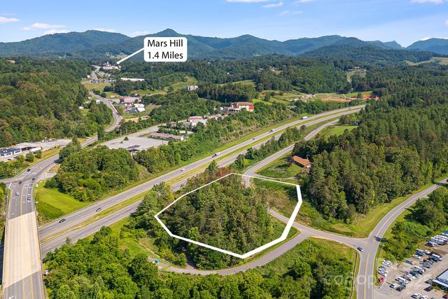 1672 Crossroads Parkway, Mars Hill, NC 28754