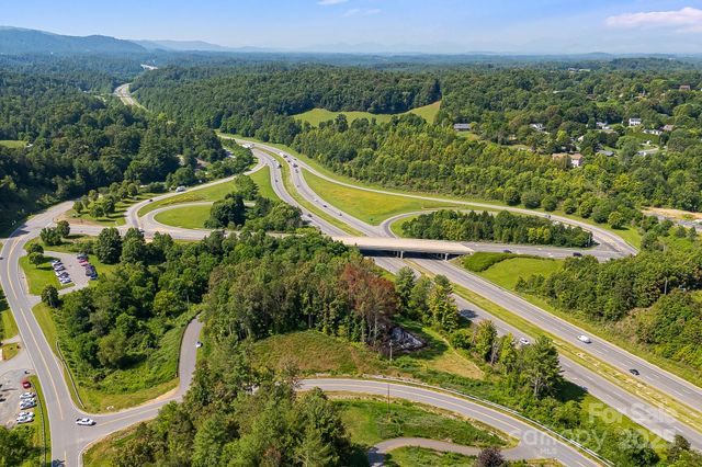 1672 Crossroads Parkway, Mars Hill, NC 28754