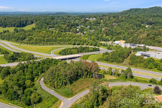 1672 Crossroads Parkway, Mars Hill, NC 28754