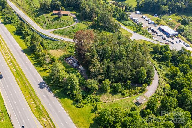 1672 Crossroads Parkway, Mars Hill, NC 28754