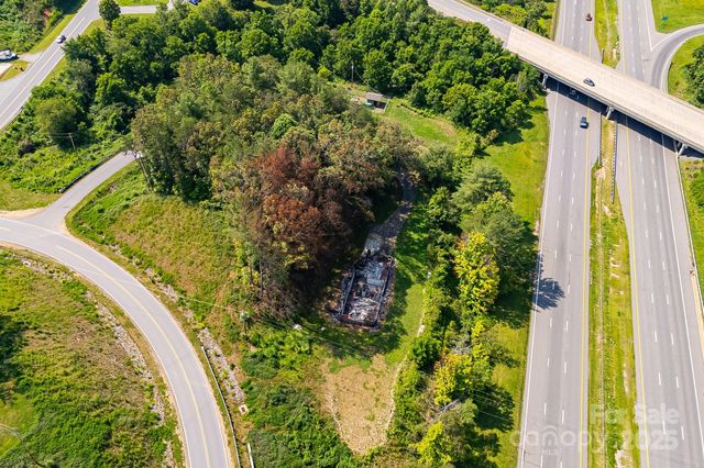 1672 Crossroads Parkway, Mars Hill, NC 28754