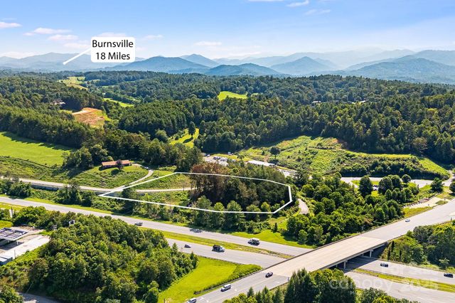 1672 Crossroads Parkway, Mars Hill, NC 28754