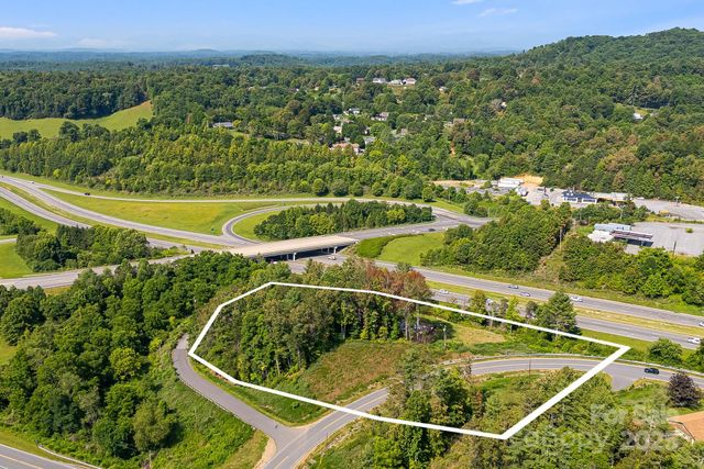1672 Crossroads Parkway, Mars Hill, NC 28754