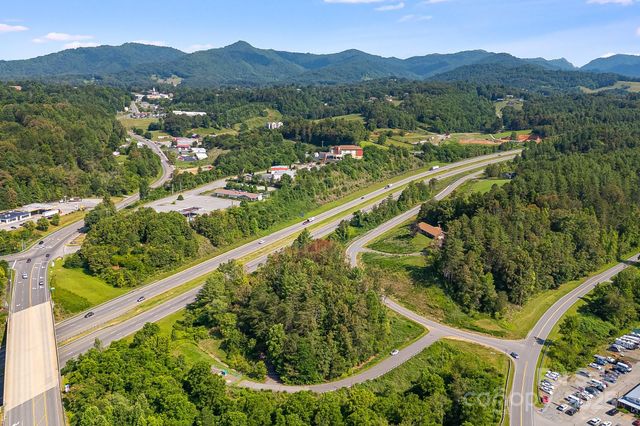 1672 Crossroads Parkway, Mars Hill, NC 28754