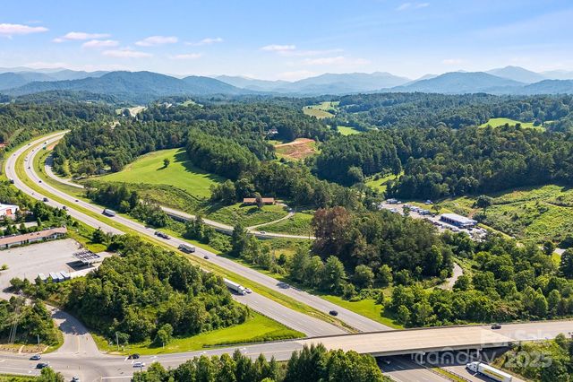 1672 Crossroads Parkway, Mars Hill, NC 28754