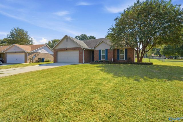 105 Laredo Circle, Huntsville, AL 35811