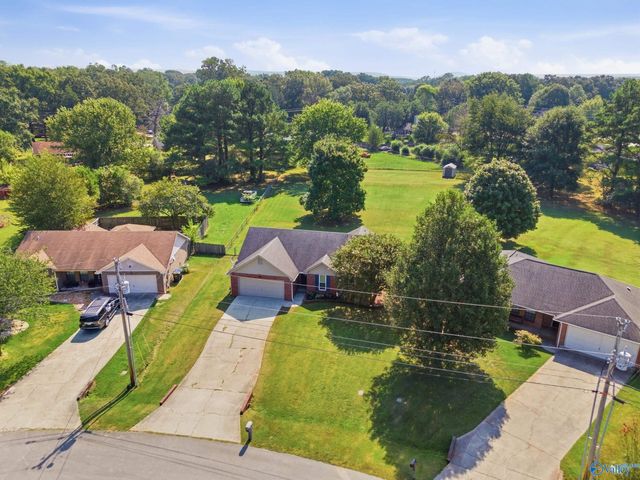 105 Laredo Circle, Huntsville, AL 35811