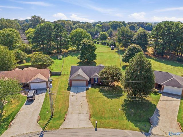 105 Laredo Circle, Huntsville, AL 35811
