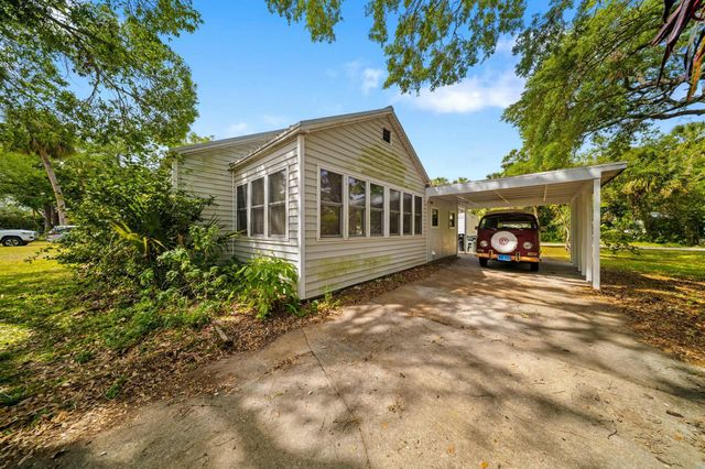 806 Citrus Avenue, Fort Pierce, FL 34950