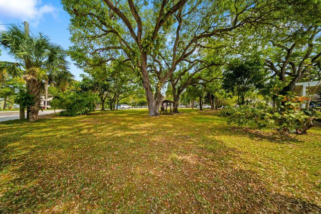 806 Citrus Avenue, Fort Pierce, FL 34950