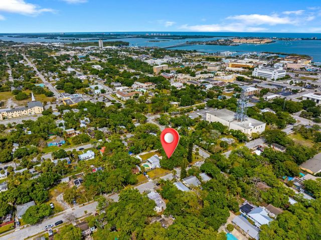 806 Citrus Avenue, Fort Pierce, FL 34950