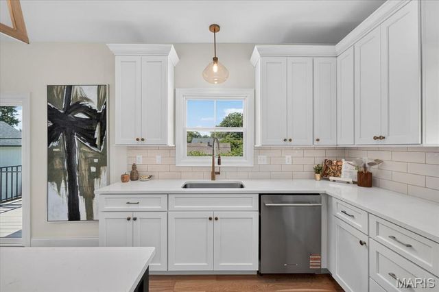 923 Poinsetta Lane, Kirkwood, MO 63122