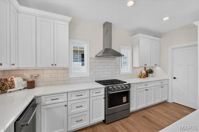 923 Poinsetta Lane, Kirkwood, MO 63122