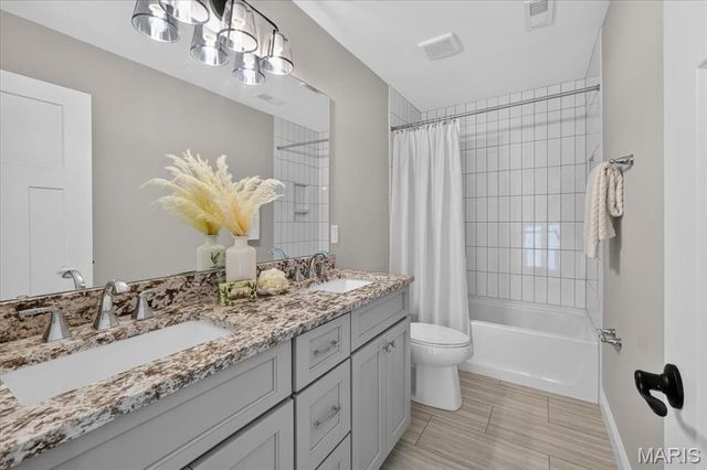 923 Poinsetta Lane, Kirkwood, MO 63122