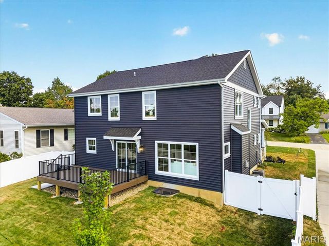 923 Poinsetta Lane, Kirkwood, MO 63122