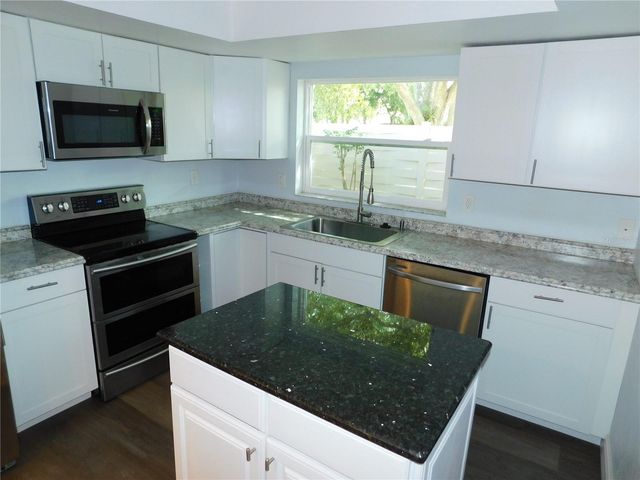 2561 FOREST RUN COURT, Clearwater, FL 33761