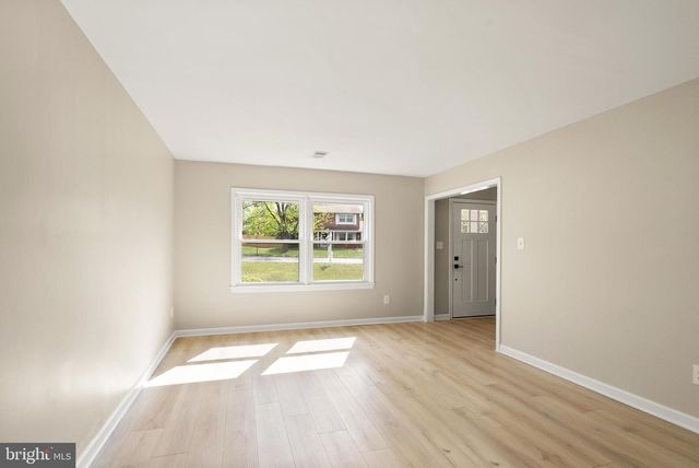 125 N LINCOLN AVE, Sterling, VA 20164