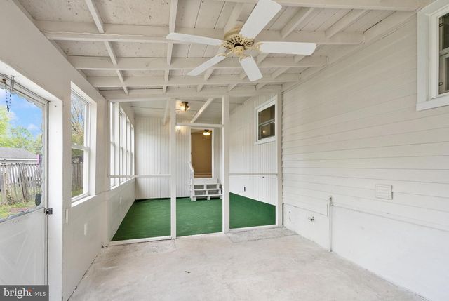 125 N LINCOLN AVE, Sterling, VA 20164