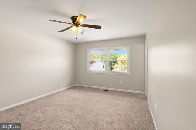125 N LINCOLN AVE, Sterling, VA 20164