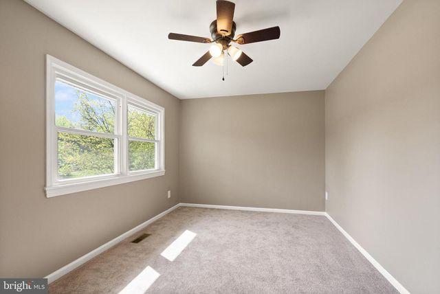 125 N LINCOLN AVE, Sterling, VA 20164