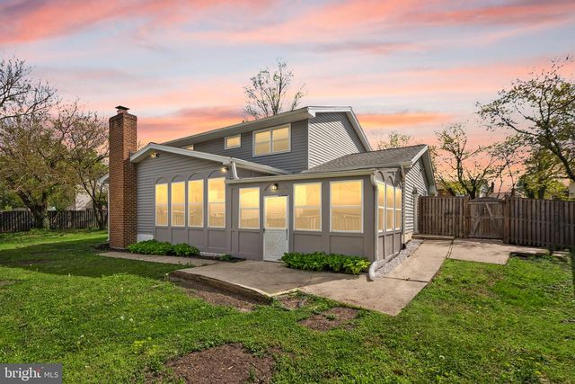 125 N LINCOLN AVE, Sterling, VA 20164