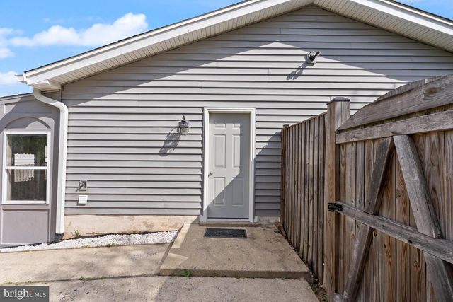 125 N LINCOLN AVE, Sterling, VA 20164