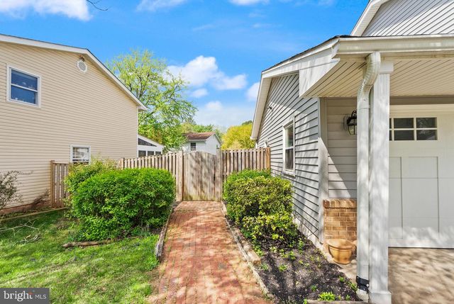 125 N LINCOLN AVE, Sterling, VA 20164