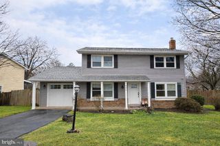 125 N LINCOLN AVE, Sterling, VA 20164