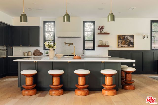 1937 N Beverly Drive, Beverly Hills, CA 90210