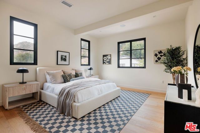 1937 N Beverly Drive, Beverly Hills, CA 90210