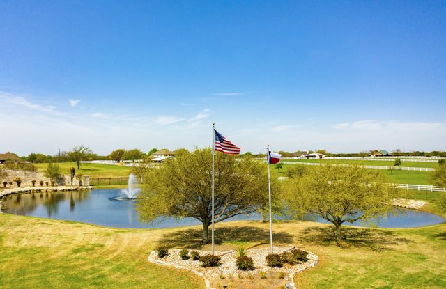 45107 Totem Pole Drive, Whitney, TX 76692