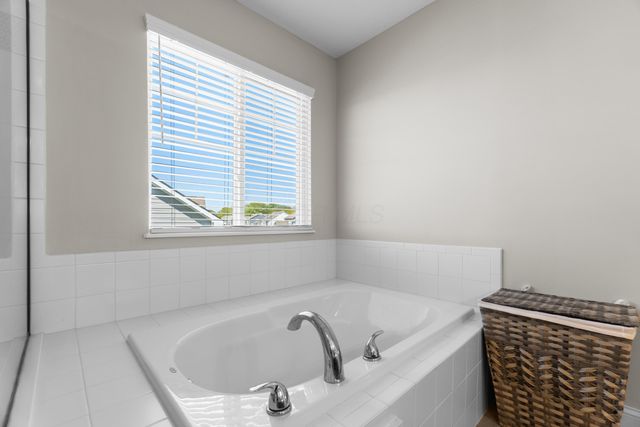 6452 Scarlett Lane, Dublin, OH 43016