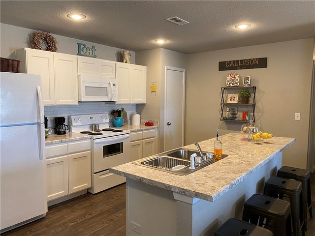 246 & 248 E Anabranch Court, Farmington, AR 72730