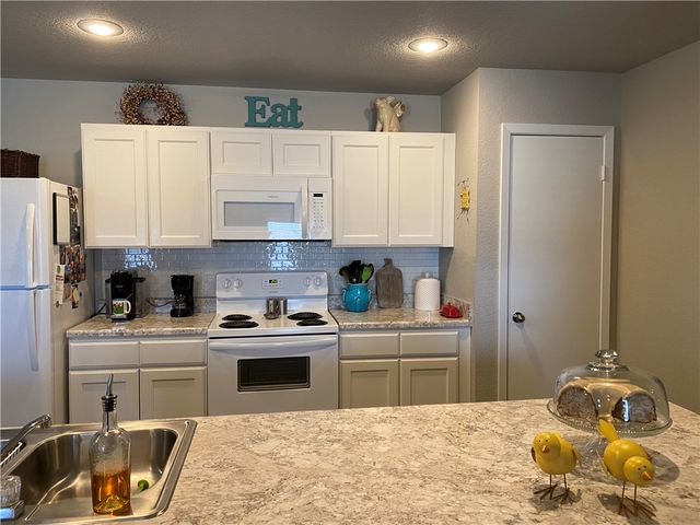 246 & 248 E Anabranch Court, Farmington, AR 72730