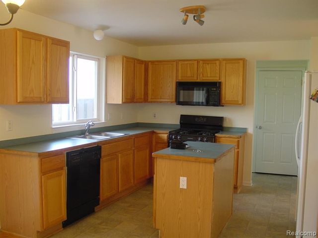 4446 Sherwood Circle, Canton, MI 48188