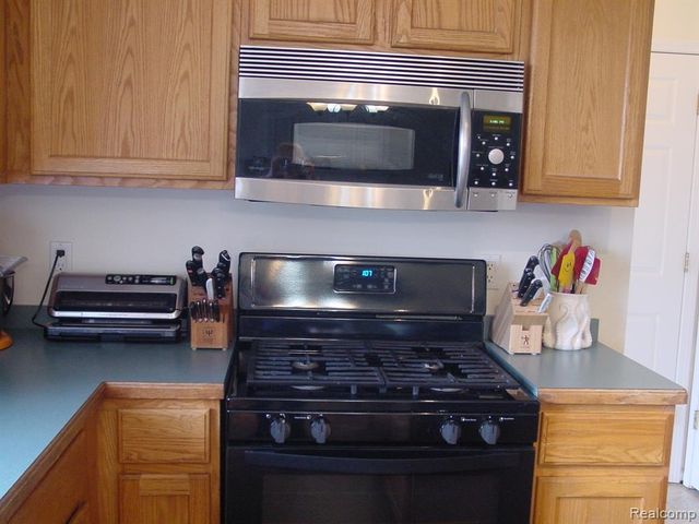 4446 Sherwood Circle, Canton, MI 48188