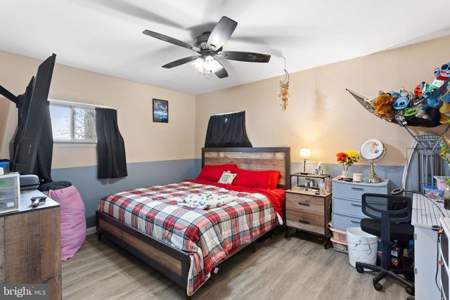 208 SUSSEX DR, Lindenwold, NJ 08021