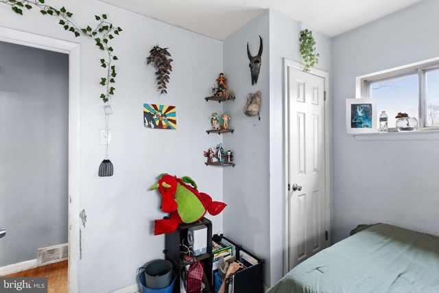 208 SUSSEX DR, Lindenwold, NJ 08021