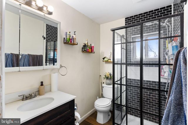 208 SUSSEX DR, Lindenwold, NJ 08021