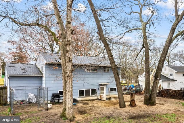 208 SUSSEX DR, Lindenwold, NJ 08021