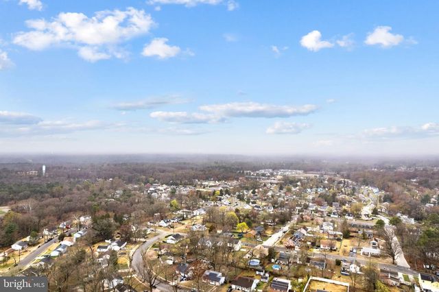 208 SUSSEX DR, Lindenwold, NJ 08021