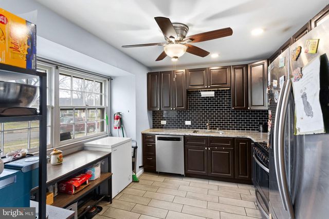 208 SUSSEX DR, Lindenwold, NJ 08021