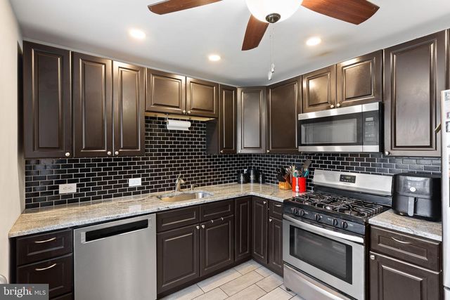 208 SUSSEX DR, Lindenwold, NJ 08021