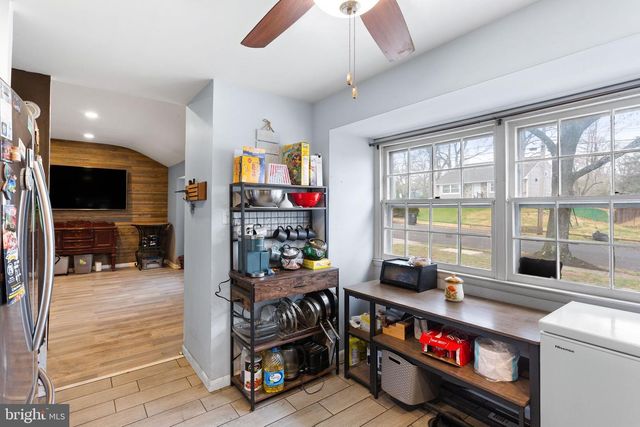 208 SUSSEX DR, Lindenwold, NJ 08021