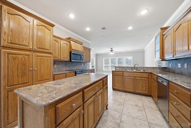 11099 S 55th West West Avenue, Sapulpa, OK 74066