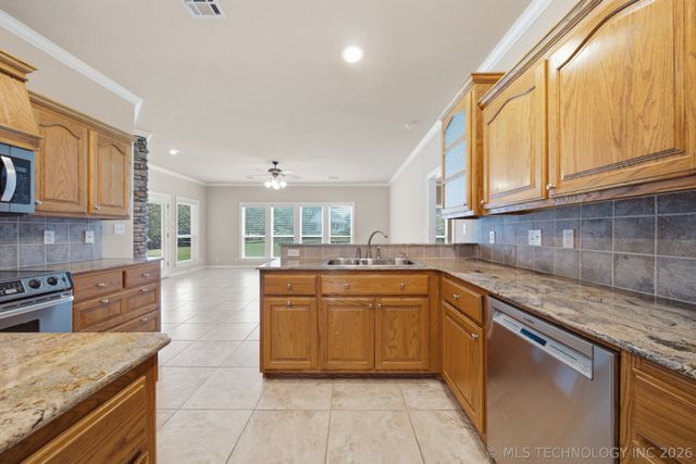 11099 S 55th West West Avenue, Sapulpa, OK 74066